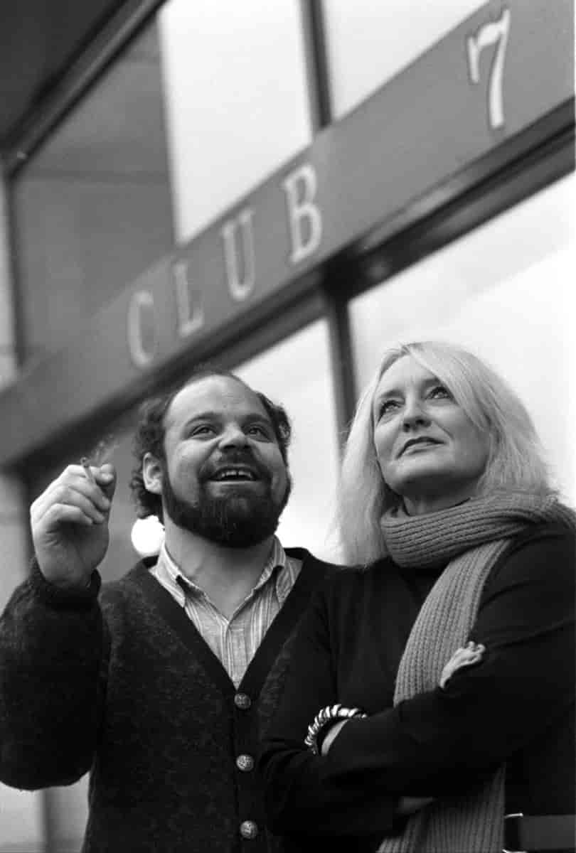 Attila Horvath og Sossen Krohg utenfor Club 7 i 1973.