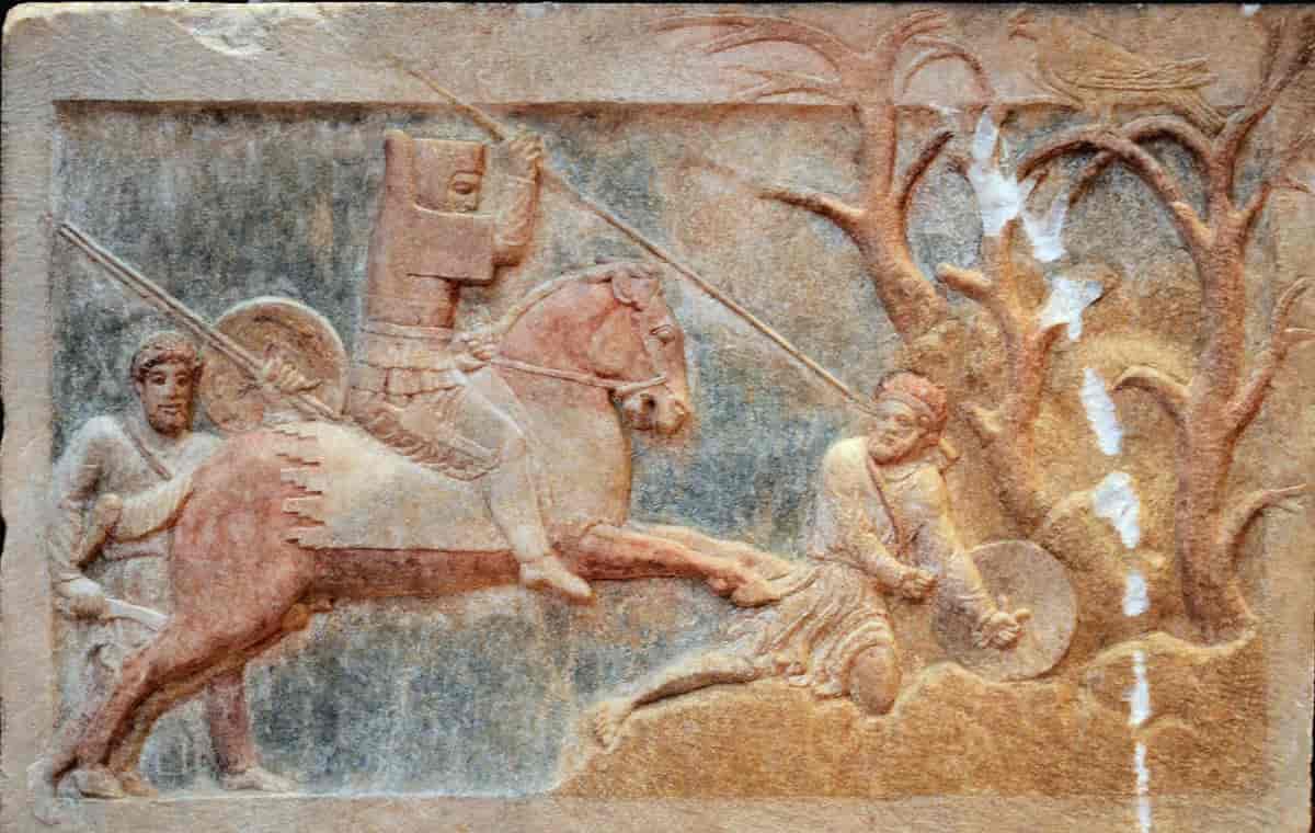Athensk peltast og soldat til hest angriper en gresk psilo