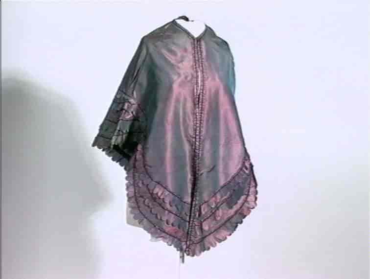 Salopp i silke med applikasjoner, 1850 - 1860