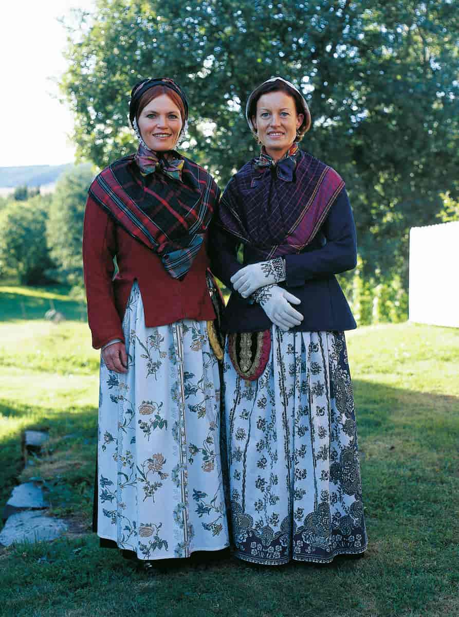 Rekonstruert kvinnebunad fra Nord-Trøndelag