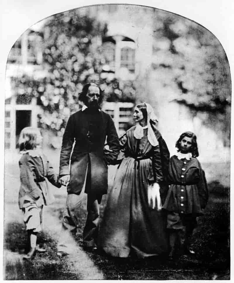 Alfred Tennyson med familie cirka 1862