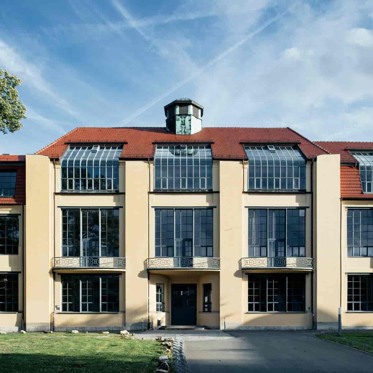Kunsthåndverksskolen i Weimar  Arkitekt:   Henry van de Velde (1906)