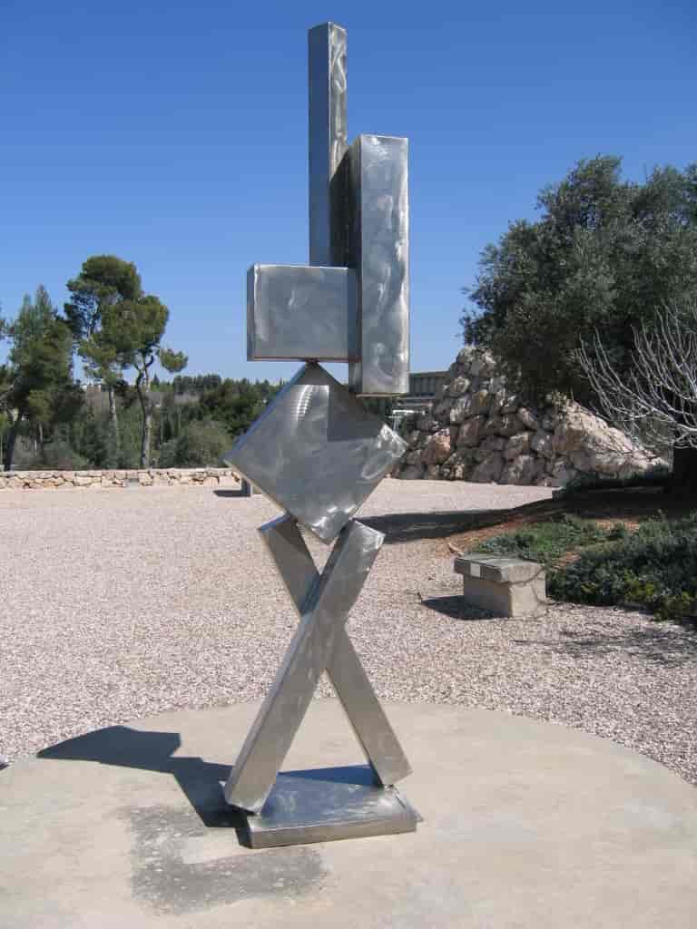 Skulpturen Cubi VI