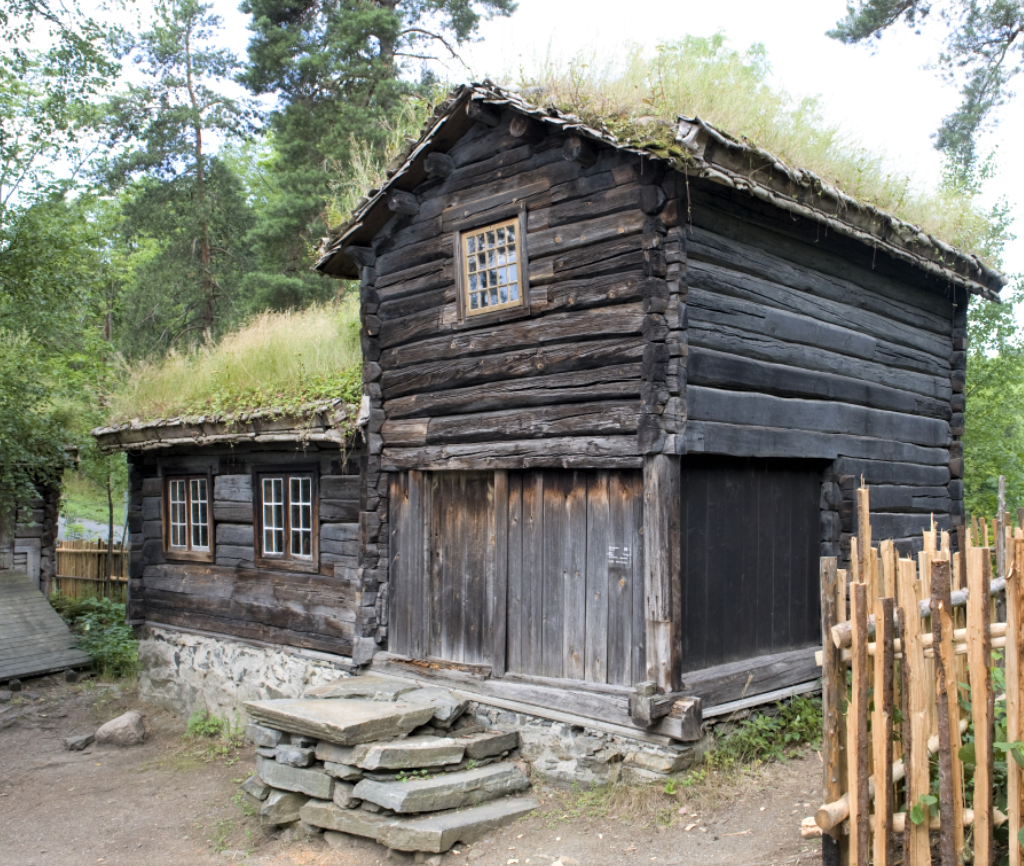 Oppstue fra Bakarplassen under Mjøen, Oppdal. Den er fra ca. 1800 og står nå på Norsk Folkemuseum.