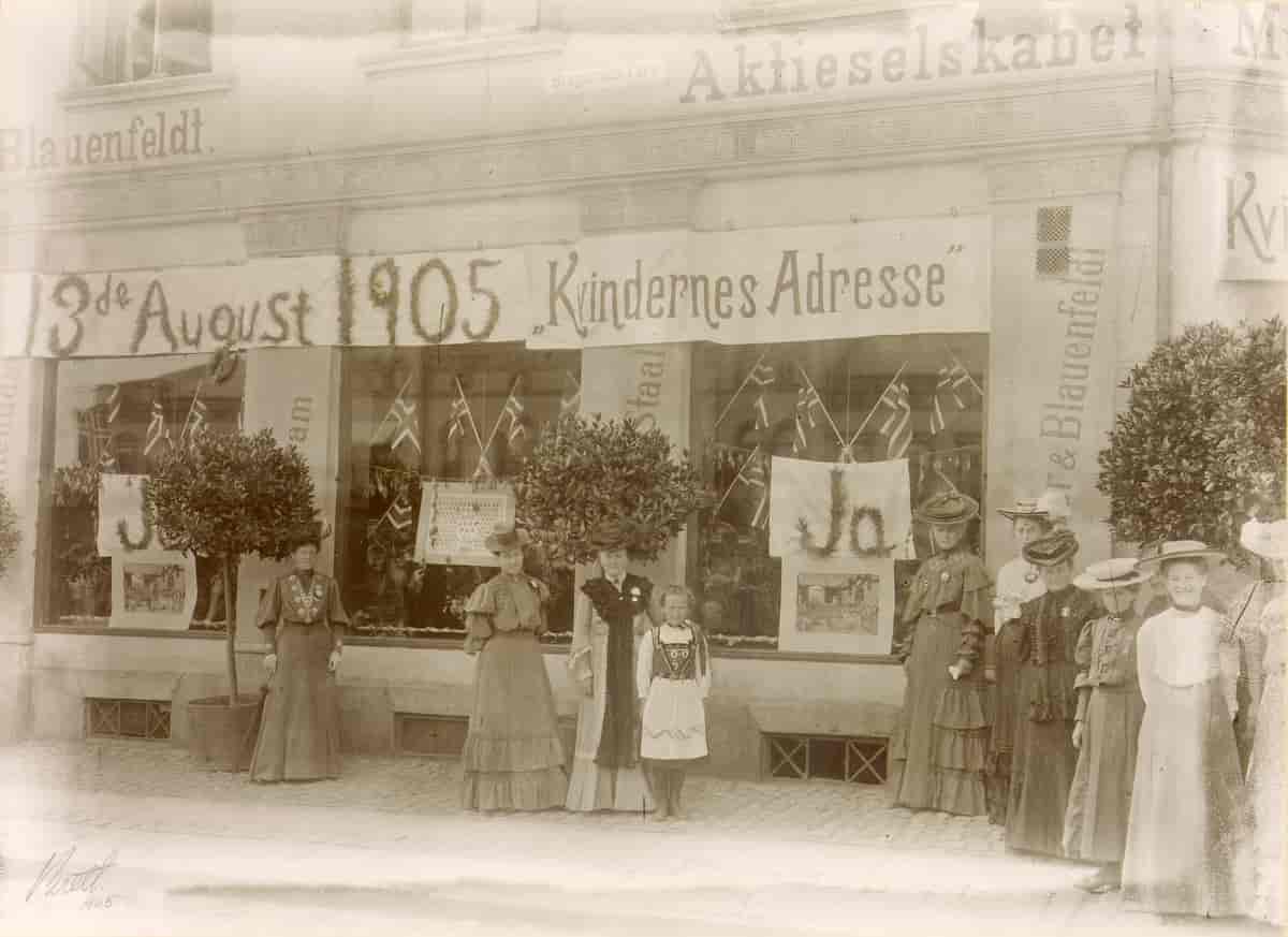 Kvinnenes underskriftskampanje i 1905
