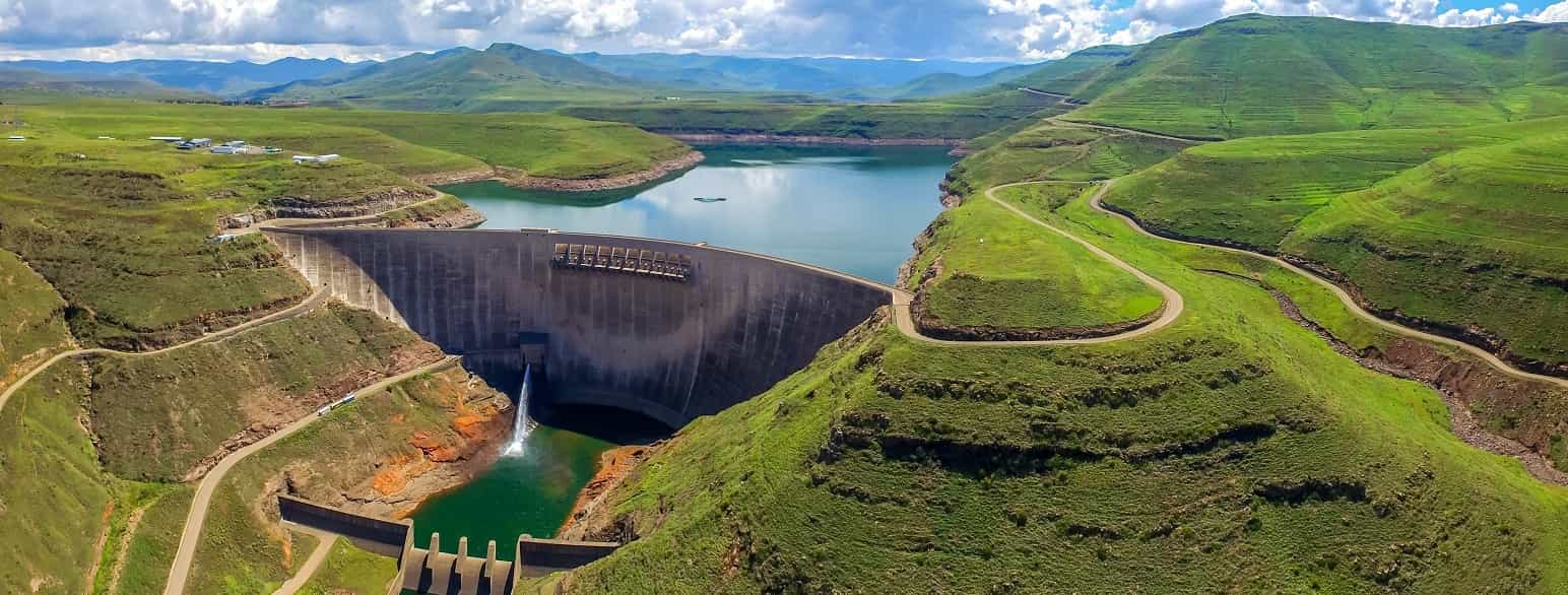 Katse Dam, en 185 meter høy demning i Malibamat'so-elven, Lesotho