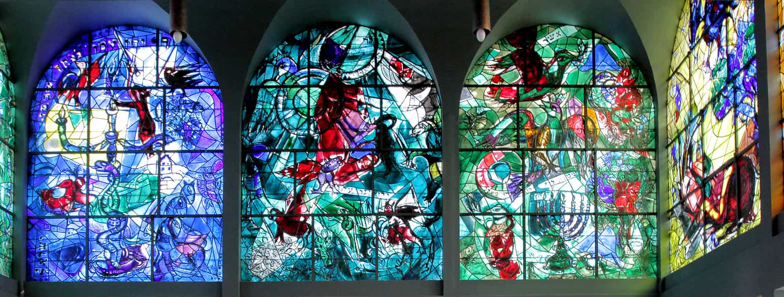 Glassmalerier i Hadassah-synagogen
