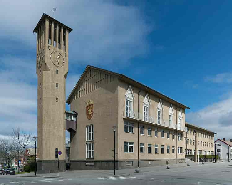 Bodø rådhus med klokketårn