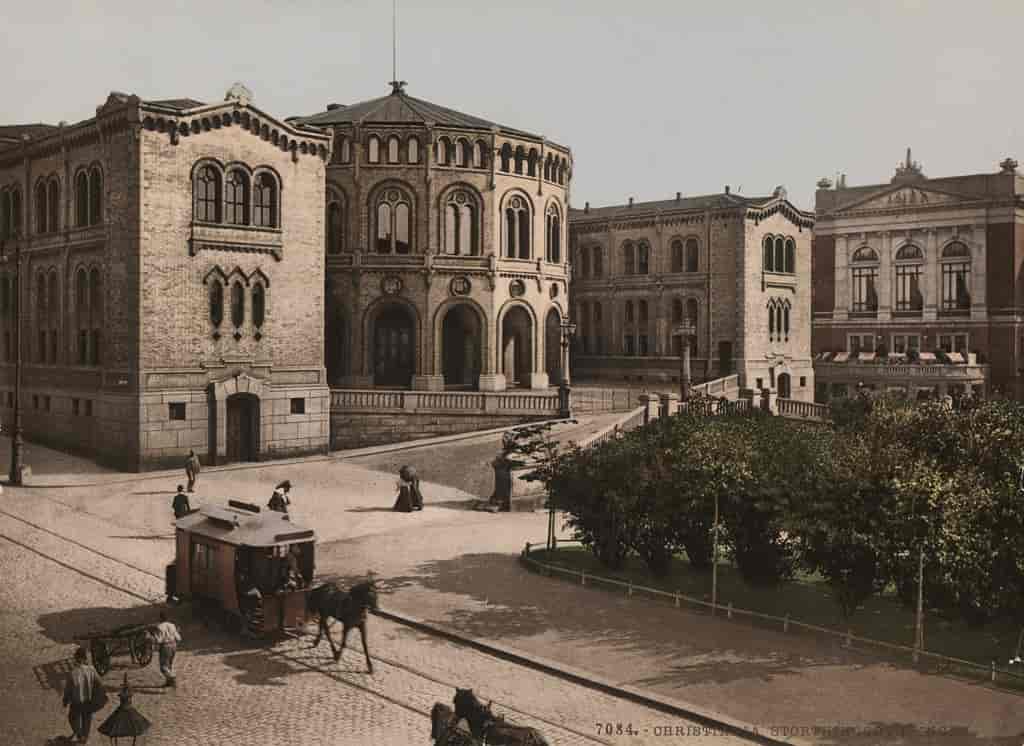 «Christiania. Stortingsbygningen», fotokrom ca 1890-1900