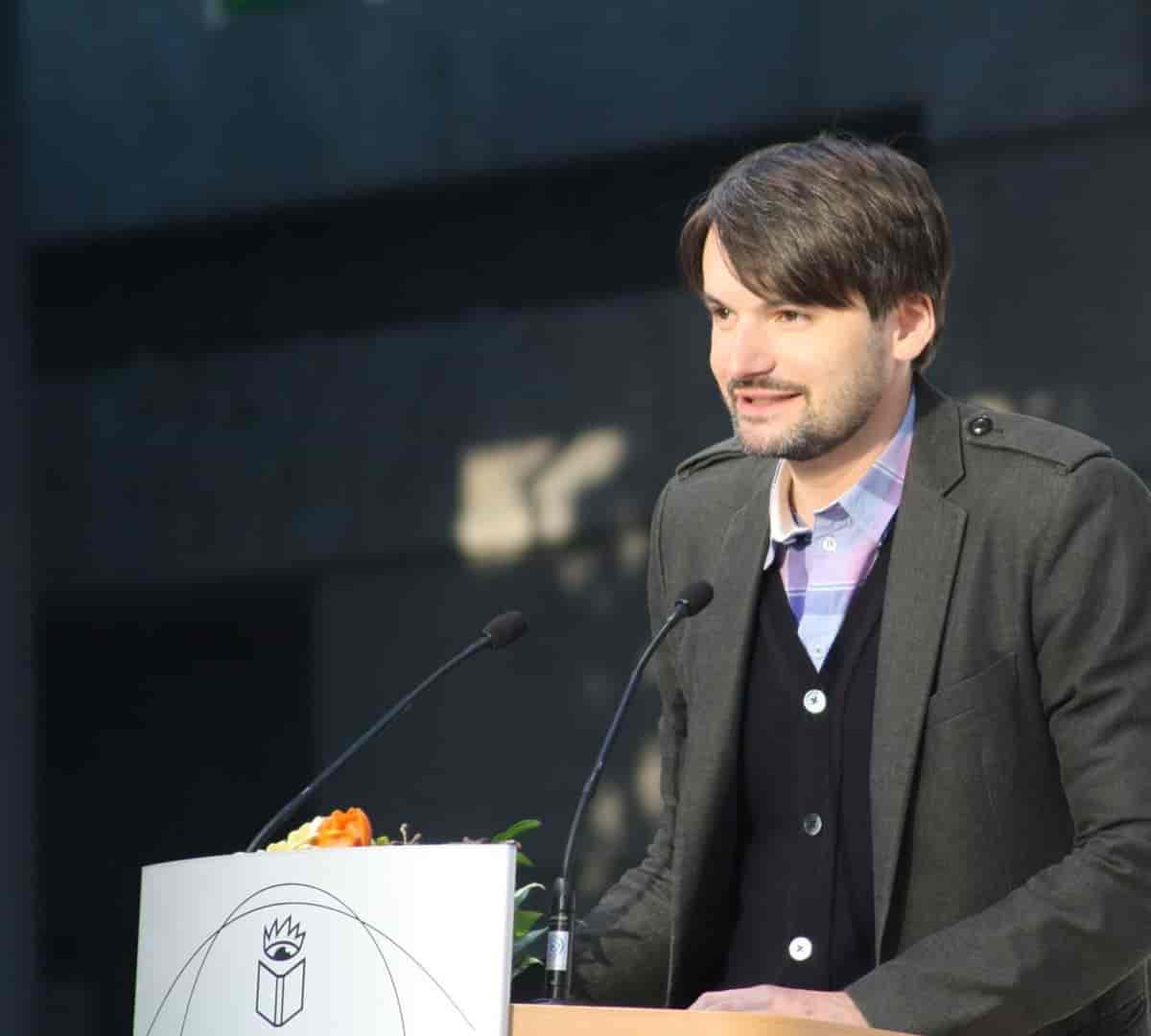 Saša Stanišić under tildelingen av prisen til Leipziger Buchmesse 2014