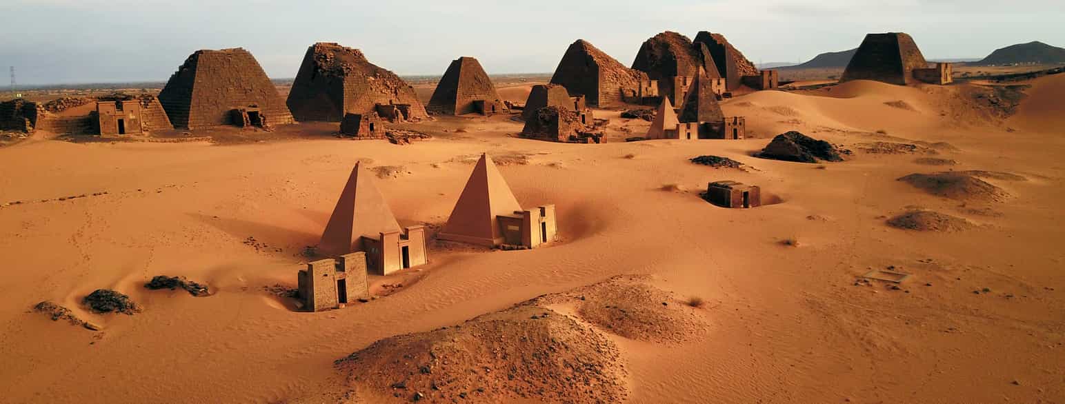 Pyramidene i Begrawiya (Meroe) 