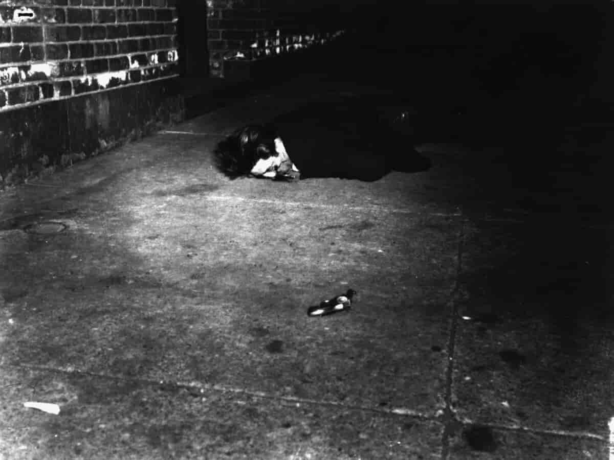 Mordoffer og pistol, New York 1940