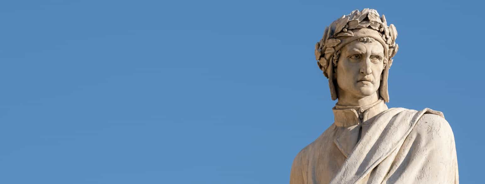 Dante-statuen på Piazza Santa Croce i Firenze