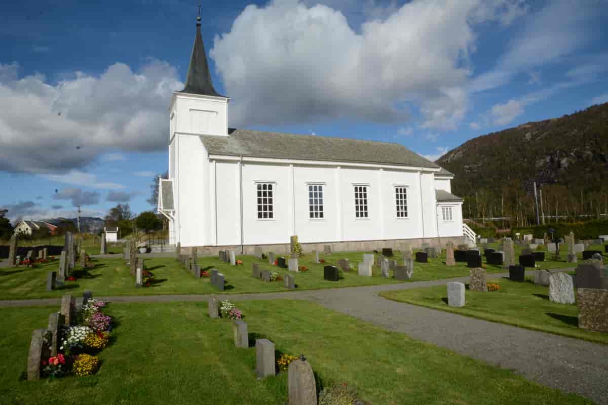 Heskestad kirke.