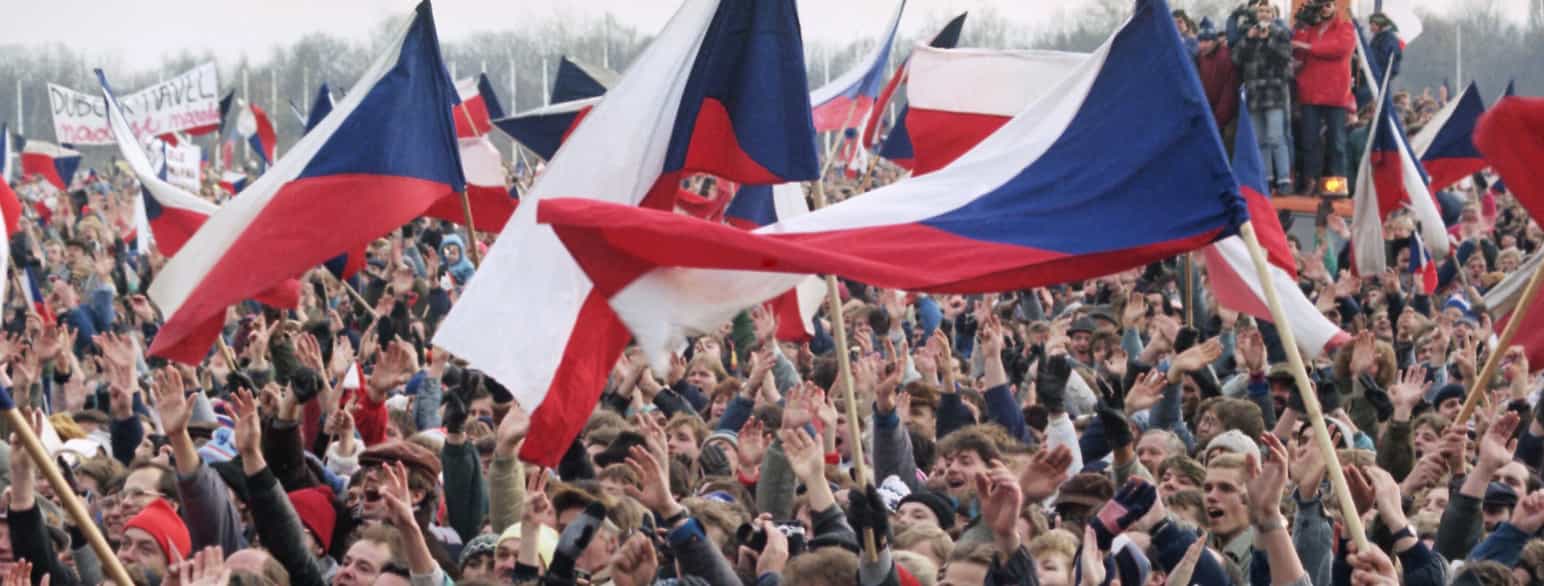 Demonstrasjoner i Praha under Fløyelsrevolusjonen i 1989, som førte til kommunistregimets fall