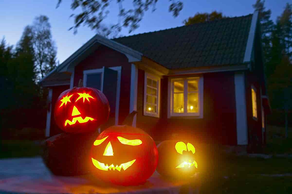 Hus pyntet til halloween