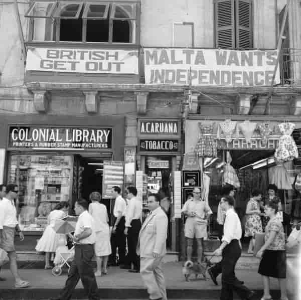 Anti-britiske slagord i Malta, ca. 1960.