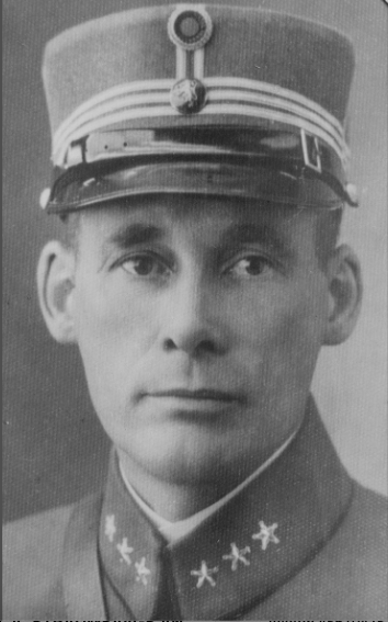 Nils J. Hunstad som kaptein.