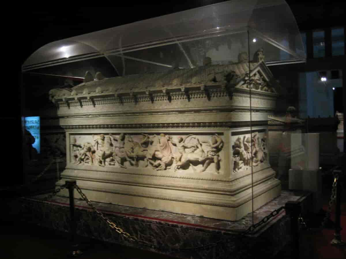 Aleksander-sarkofagen i det arkeologiske museumet i Istanbul,Tyrkia