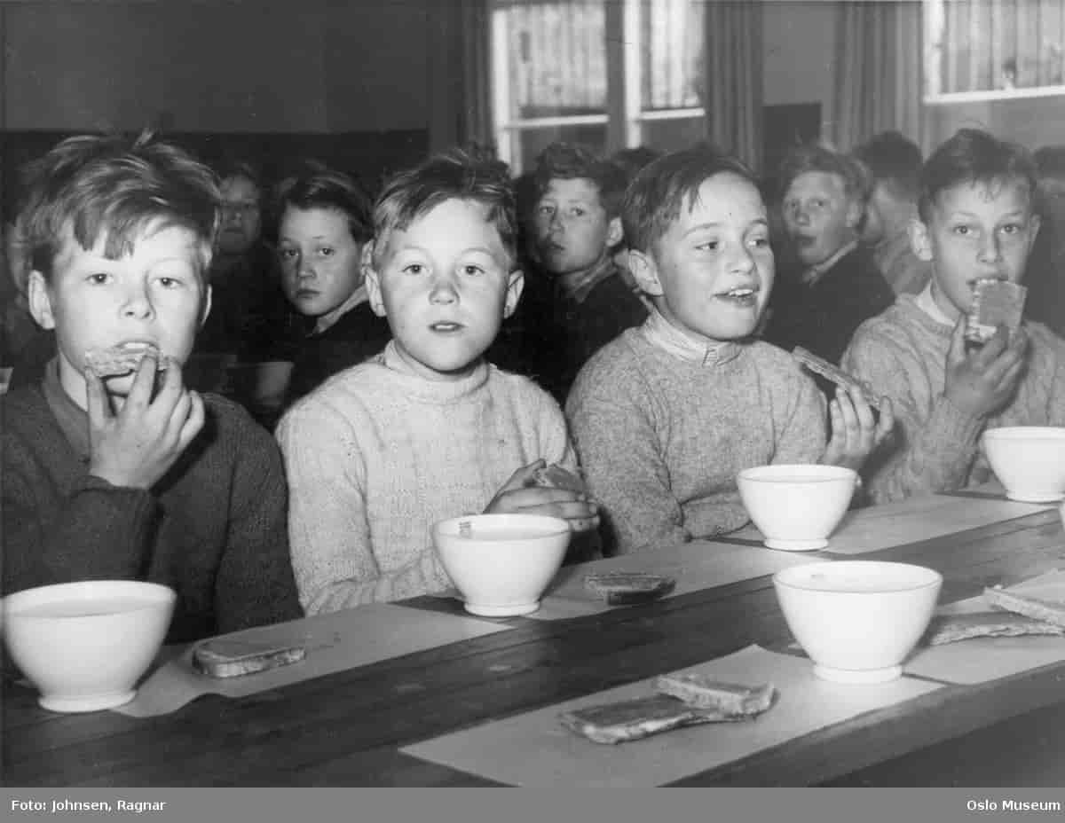 elever spiser Oslofrokost