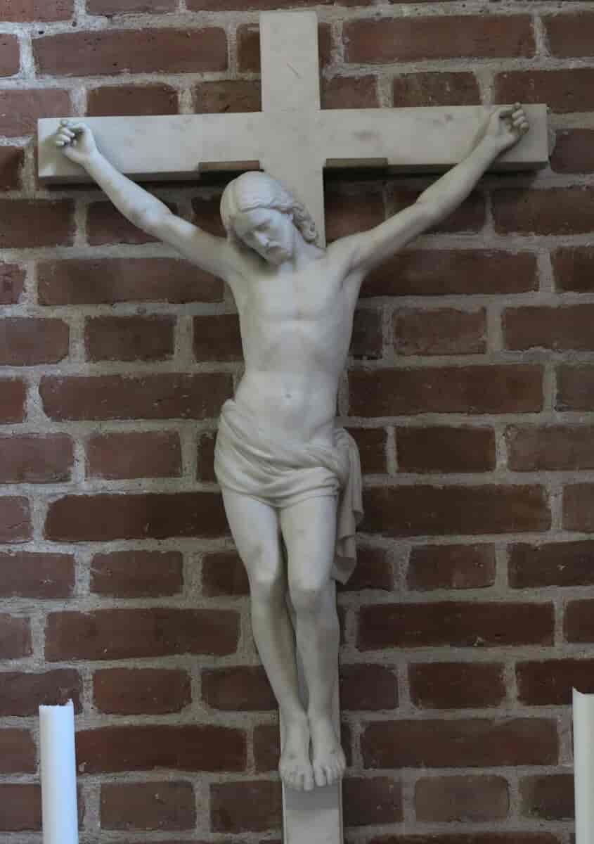 Kristus på korset. ant 1866. Marmor. 138 cm. I Trefoldighetskirken i Oslo