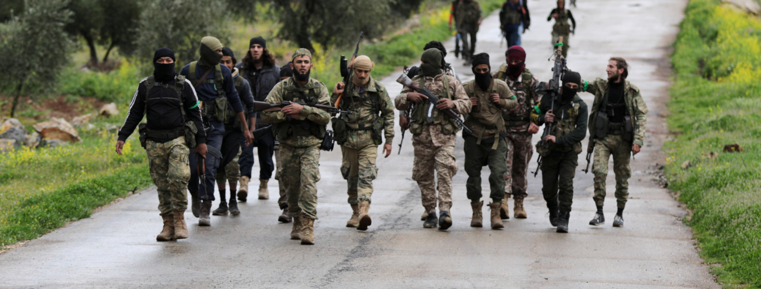FSA-soldater patruljerer i Afrin-provinsen nordvest i Syria i 2018. 