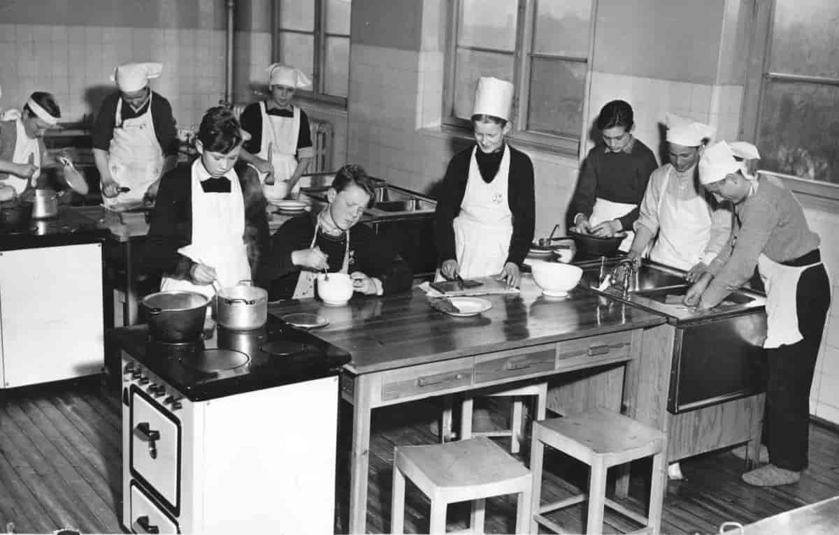 Skolekjøkken på Sagene i 1952