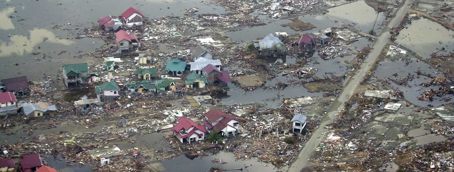 Ødeleggelser etter tsunami, Aceh-provinsen, Indonesia, 1. januar 2005