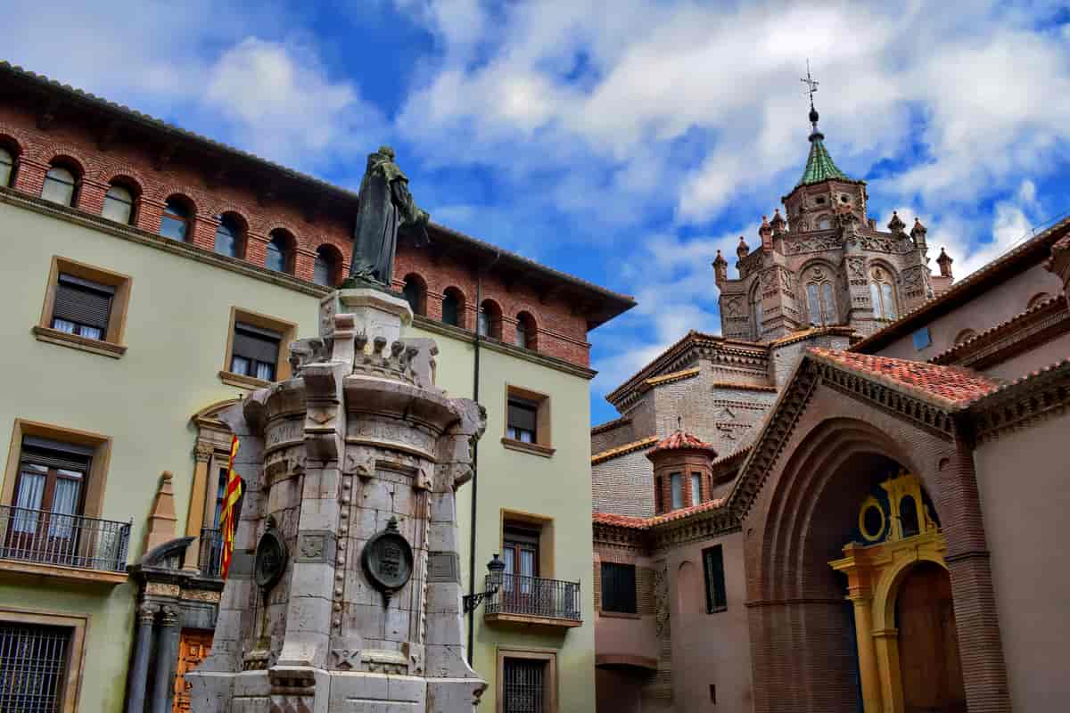 Rådhus og katedral i Teruel