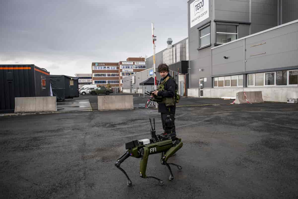 Forsker styrer robothunden Freke