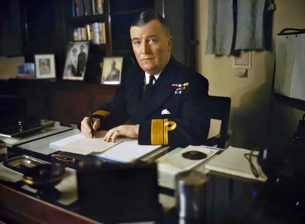 Robert Lindsay Burnett, 1942