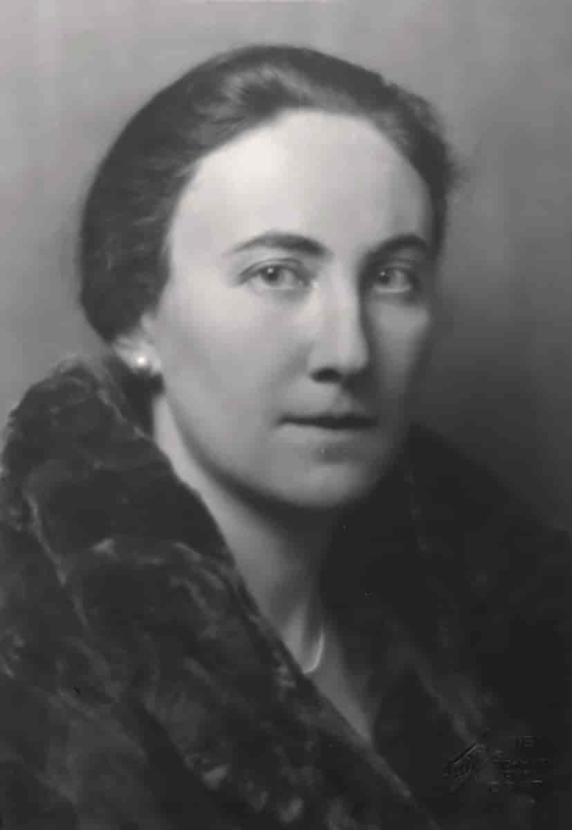 Charlotte Berta Bühler, 1927