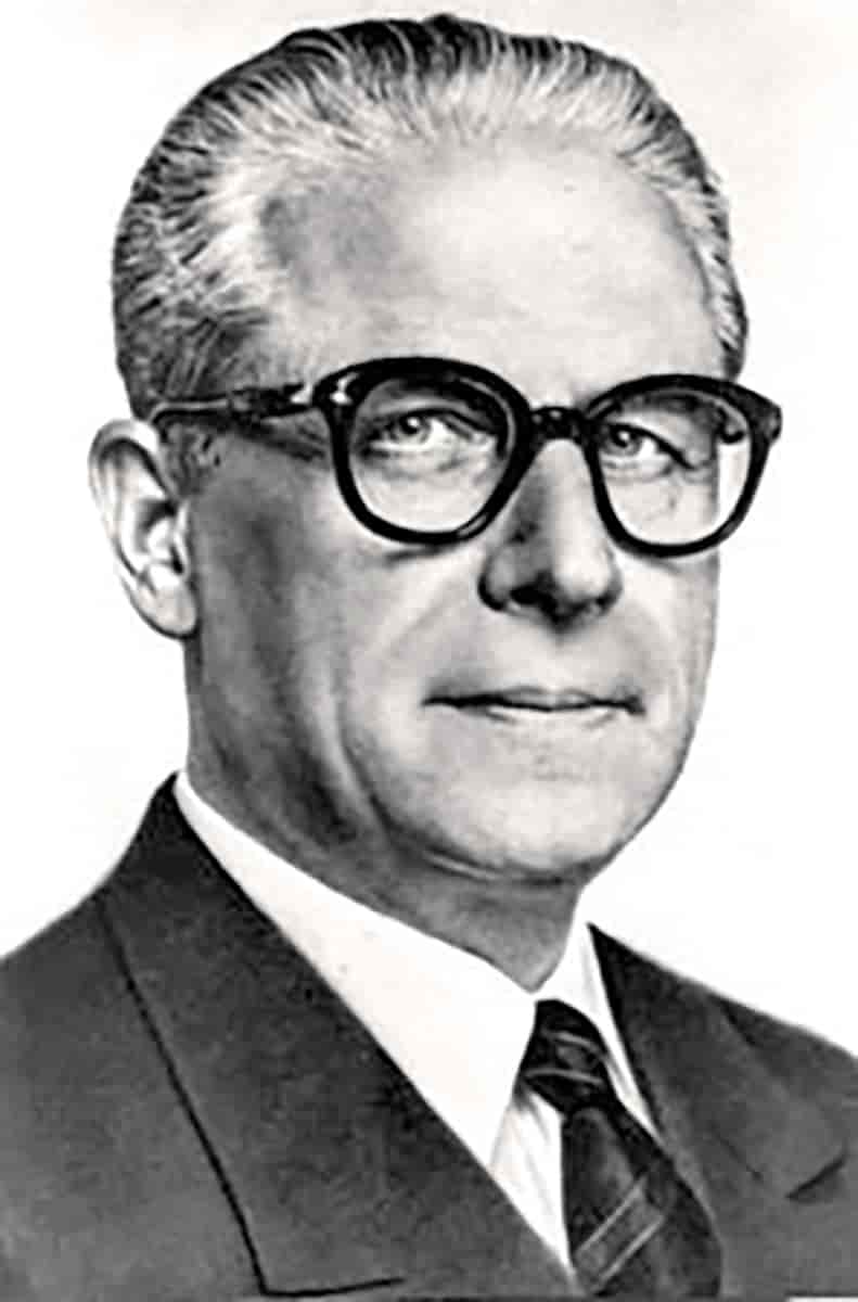Giovanni Gronchi, 1955