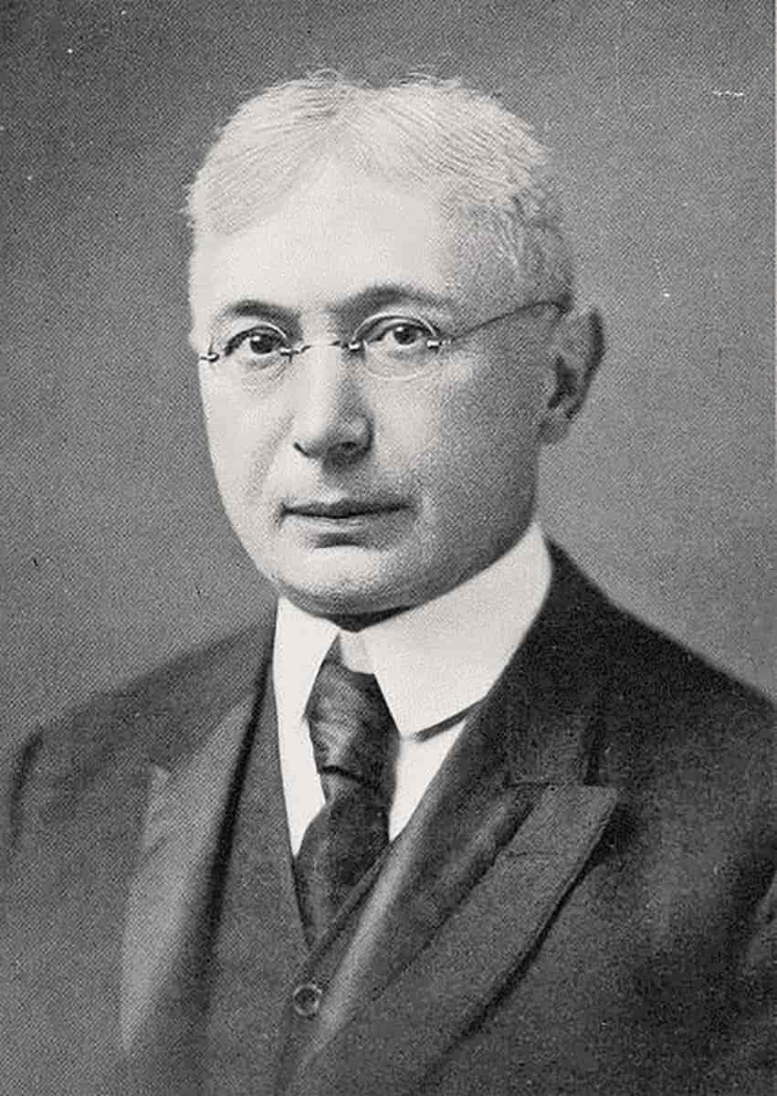 Maurice Bloomfield, cirka 1920