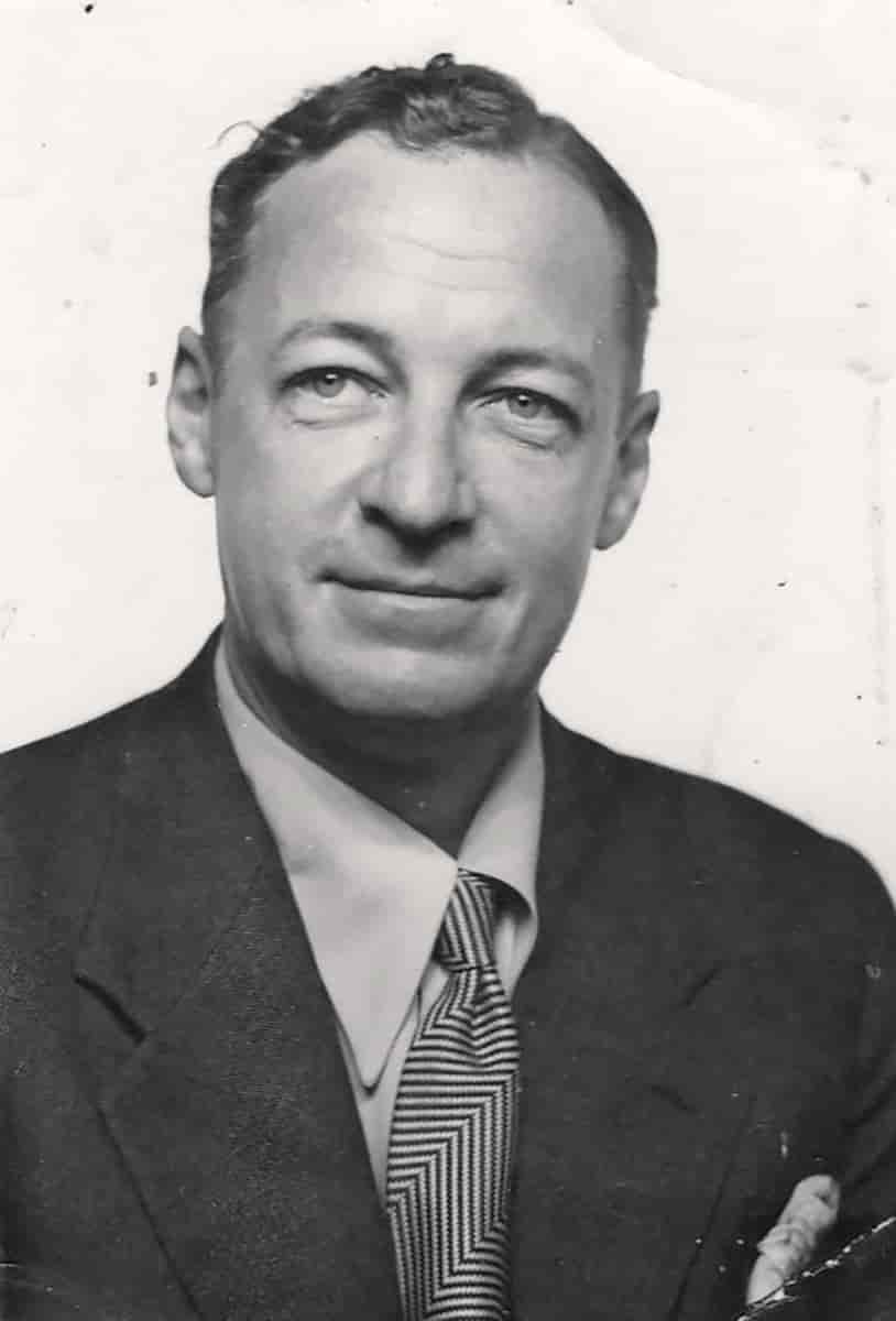 Niels Christian Ursin Brøgger, 1954