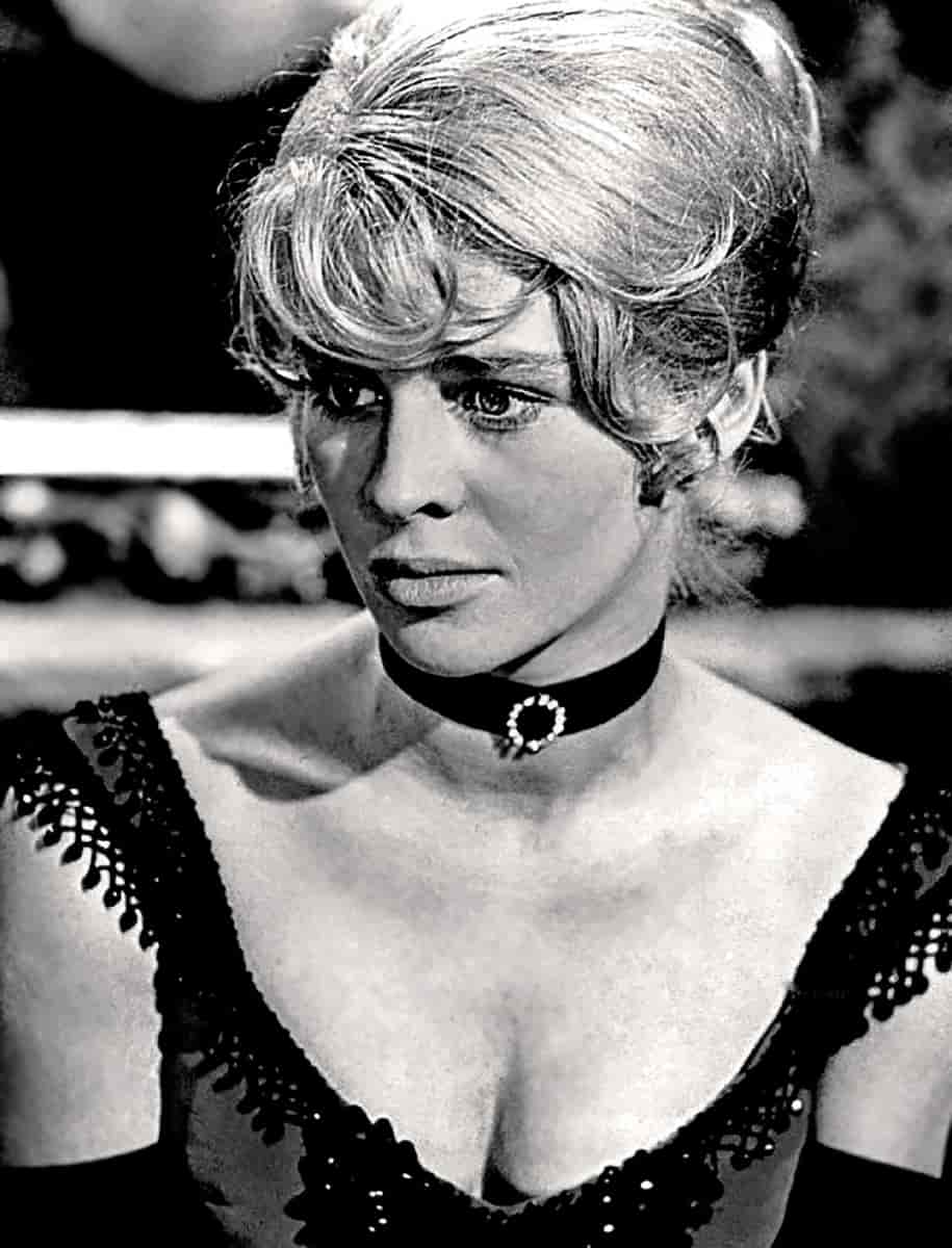 Julie Christie, 1966