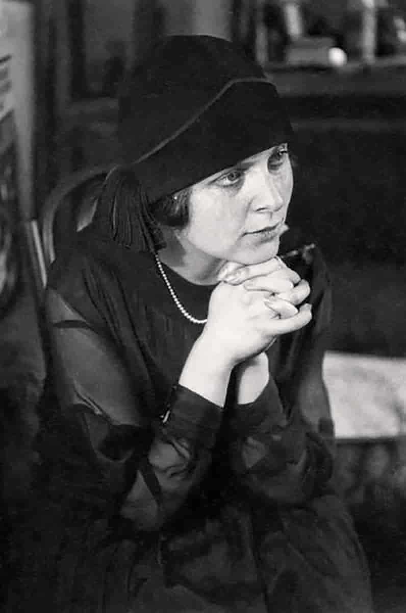 Elsa Triolet, 1925