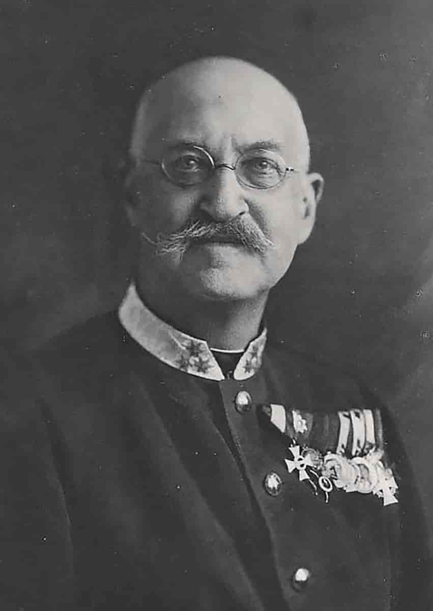 Ernst August, 1917
