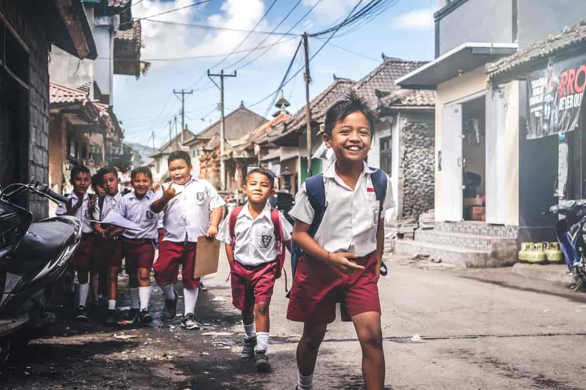 Skolegutter på Bali (2018)