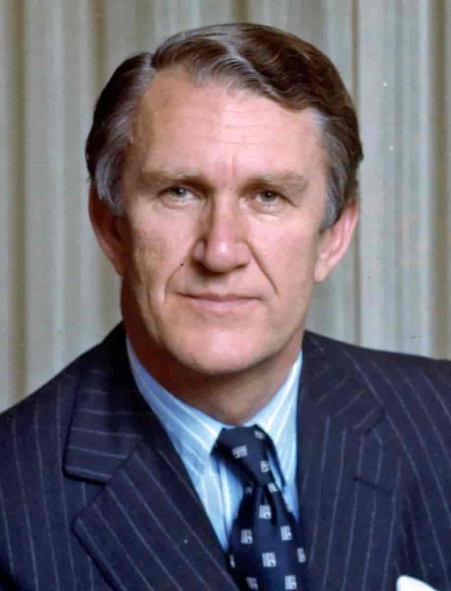 Malcolm Fraser, 1977