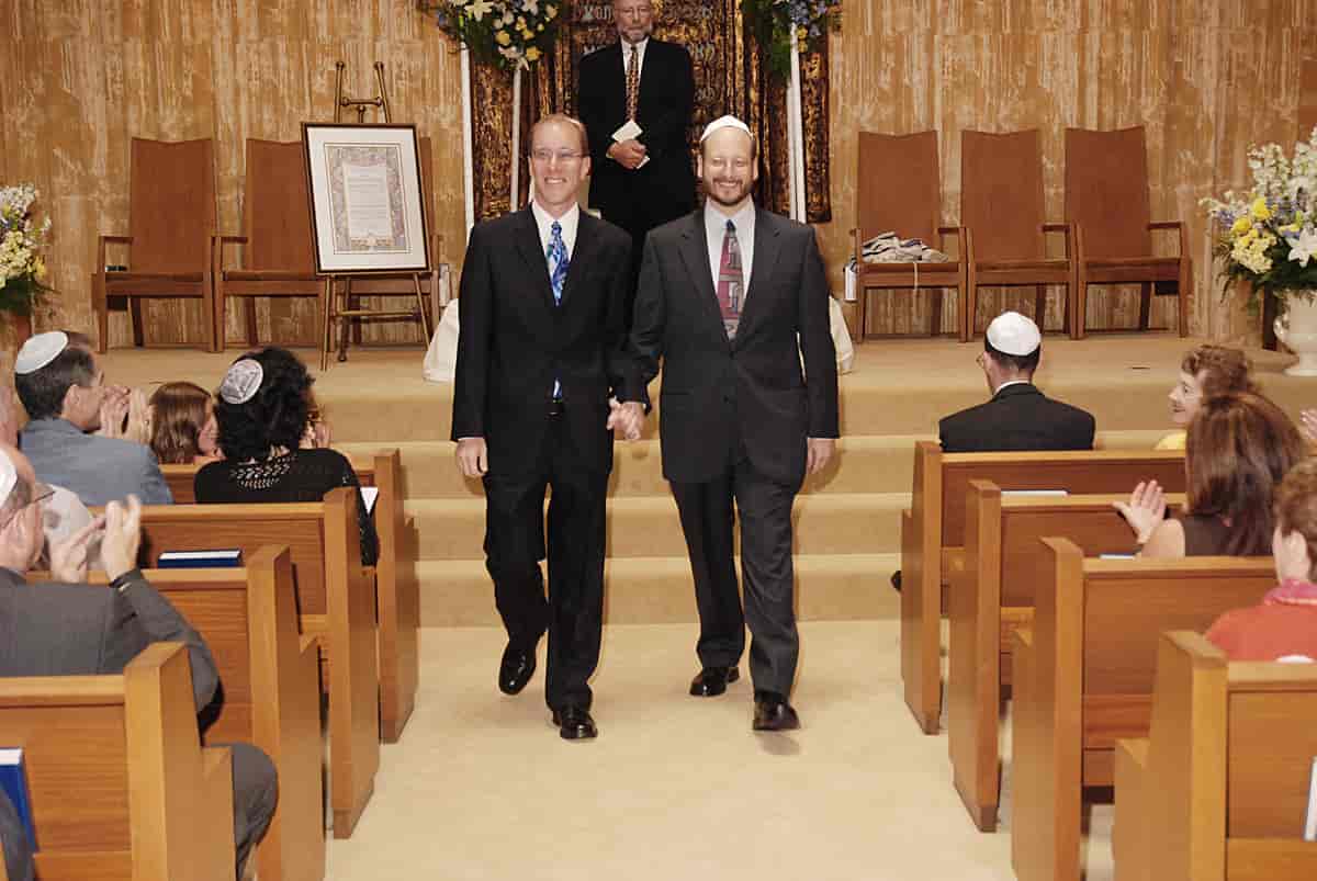 Noen ikke-ortodokse rabbinere vier nå også likekjønnete par.