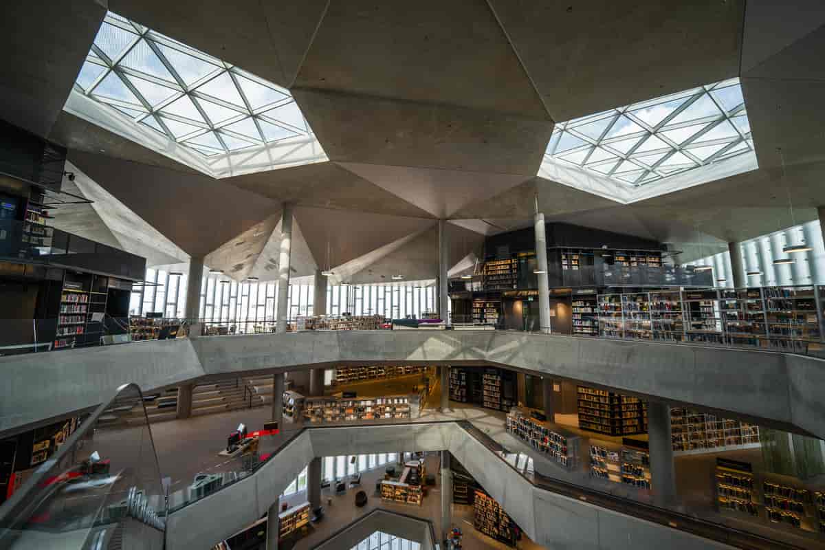 Interiøret i Deichmanske hovedbibliotek i Oslo