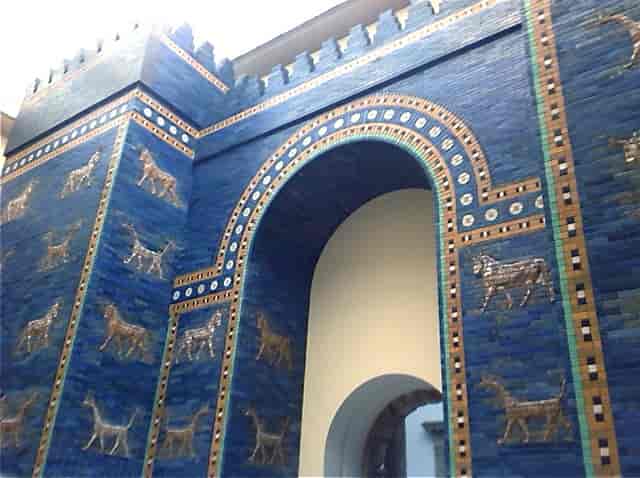 Praktgaten og Ishtar-porten førte inn til tempelområdet i Babylon.