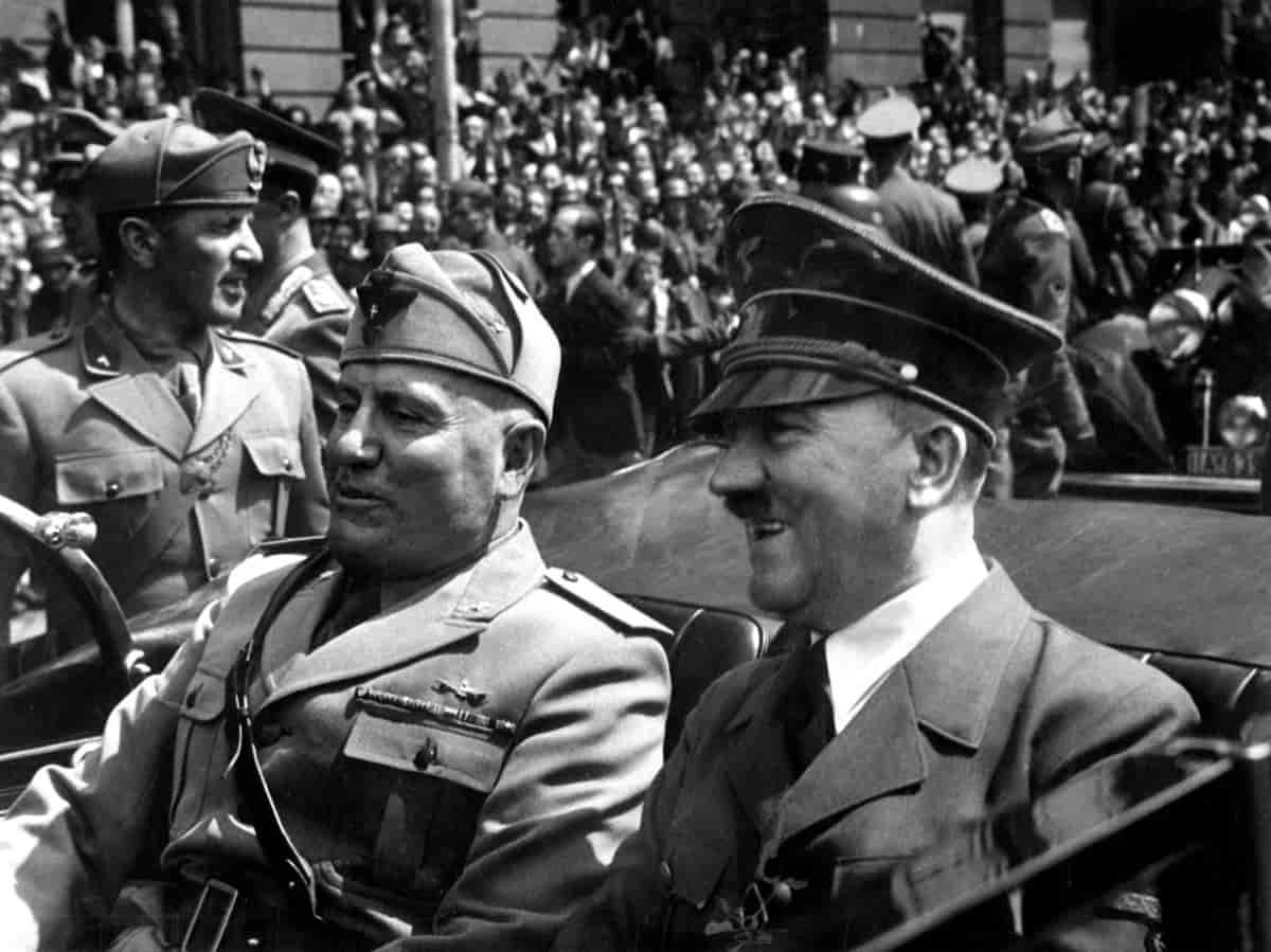 Mussolini og Hitler, 1940