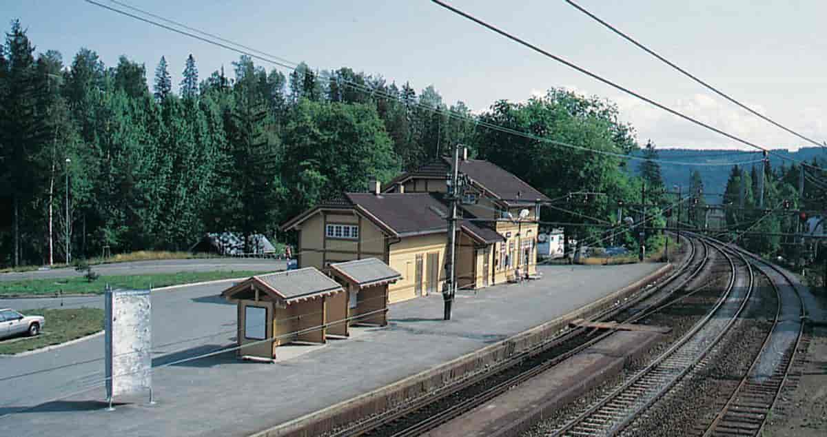 Jernbanestasjon