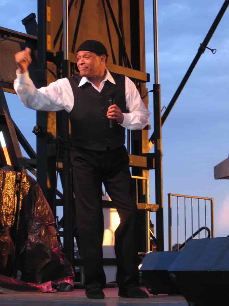 Al Jarreau på scenen i 2006.