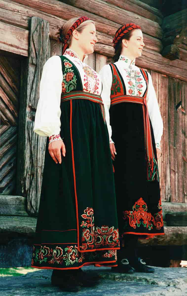 Kvinnebunader fra Øst-Telemark