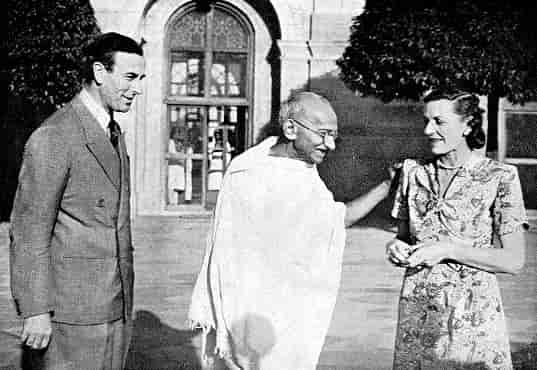 Gandhi med Lord og Lady Mountbatten, 1947