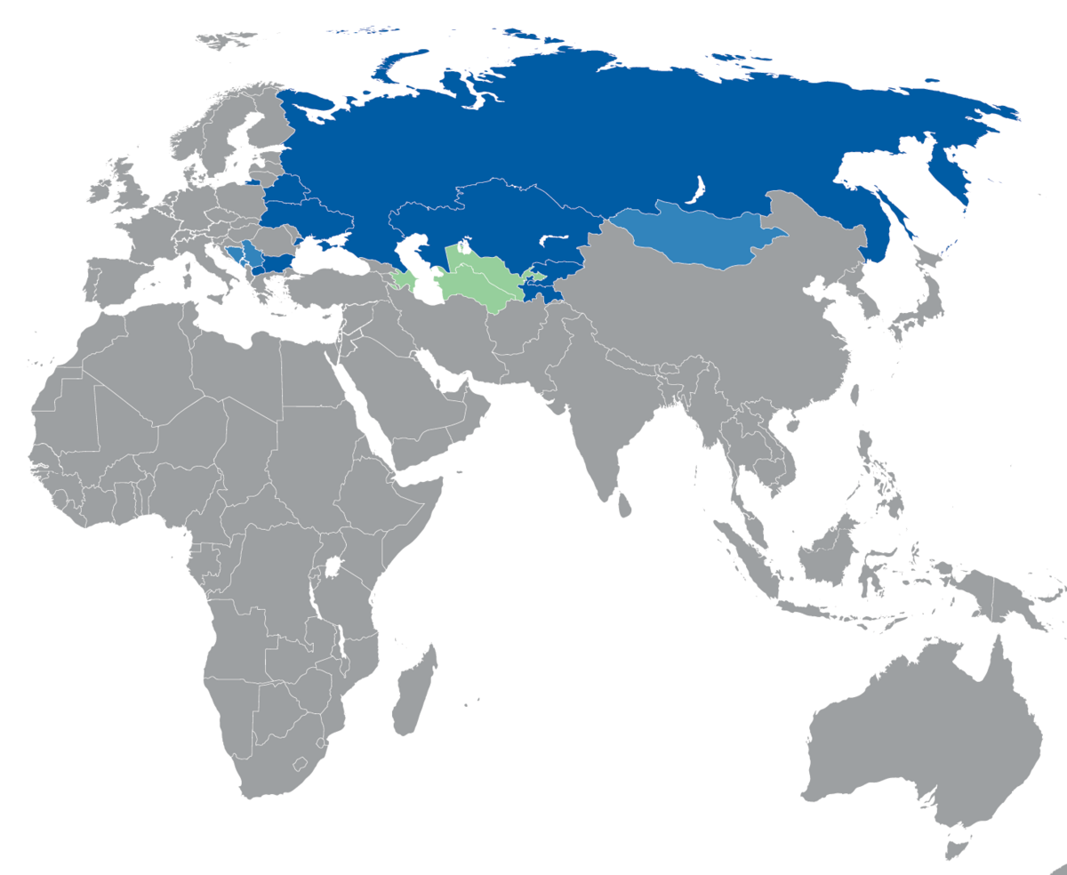 Det mørkeste blå feltet på kartet viser hvor kyrillisk er offisielt alfabet. Det er Russland, Ukraina, Hviterussland, Bulgaria, Makedonia, Serbia.