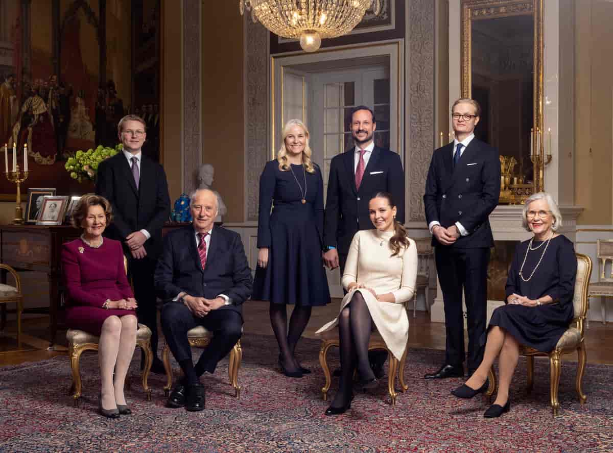 Kongefamilien samlet i anledning prinsesse Ingrid Alexandras 18-årsdag